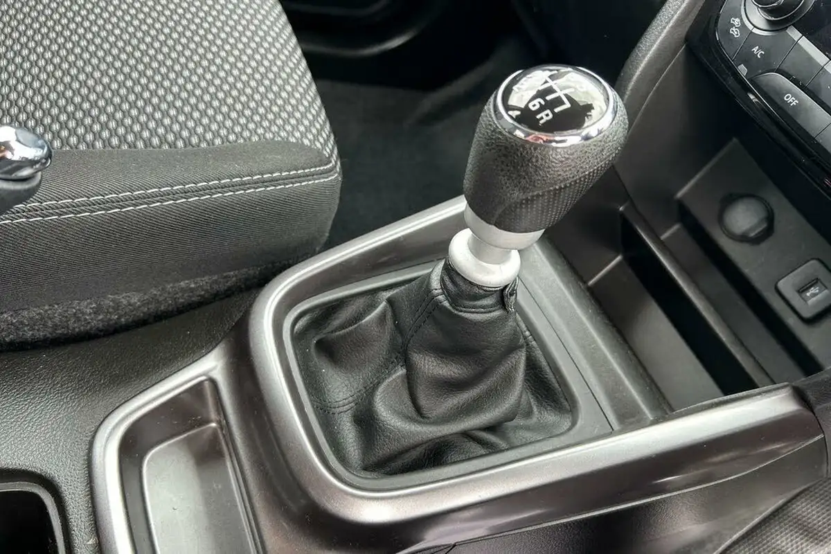 2021-suzuki-vitara-14-boosterjet-sz4-big-9