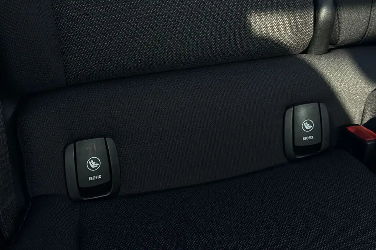 2019-mini-cooper-15-cooper-classic-hatchback-3d-big-40