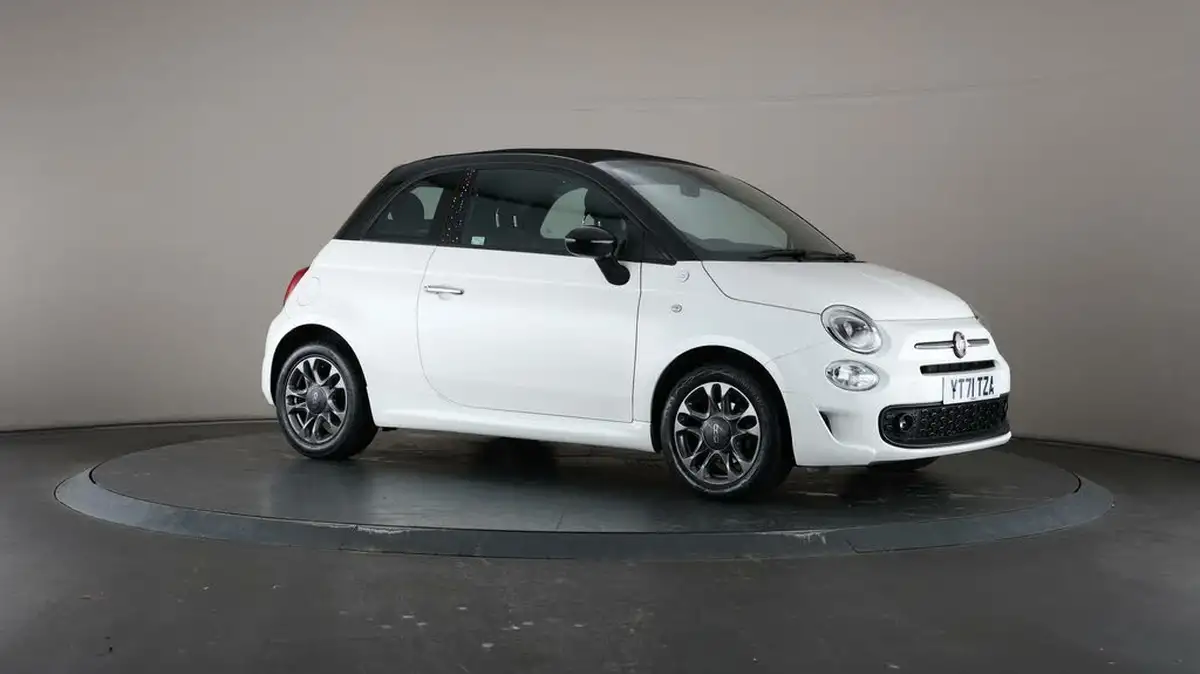 2021-fiat-500c-10-hey-google-big-45