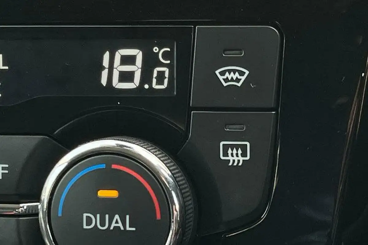 2016-nissan-qashqai-15dci-n-connecta-big-32