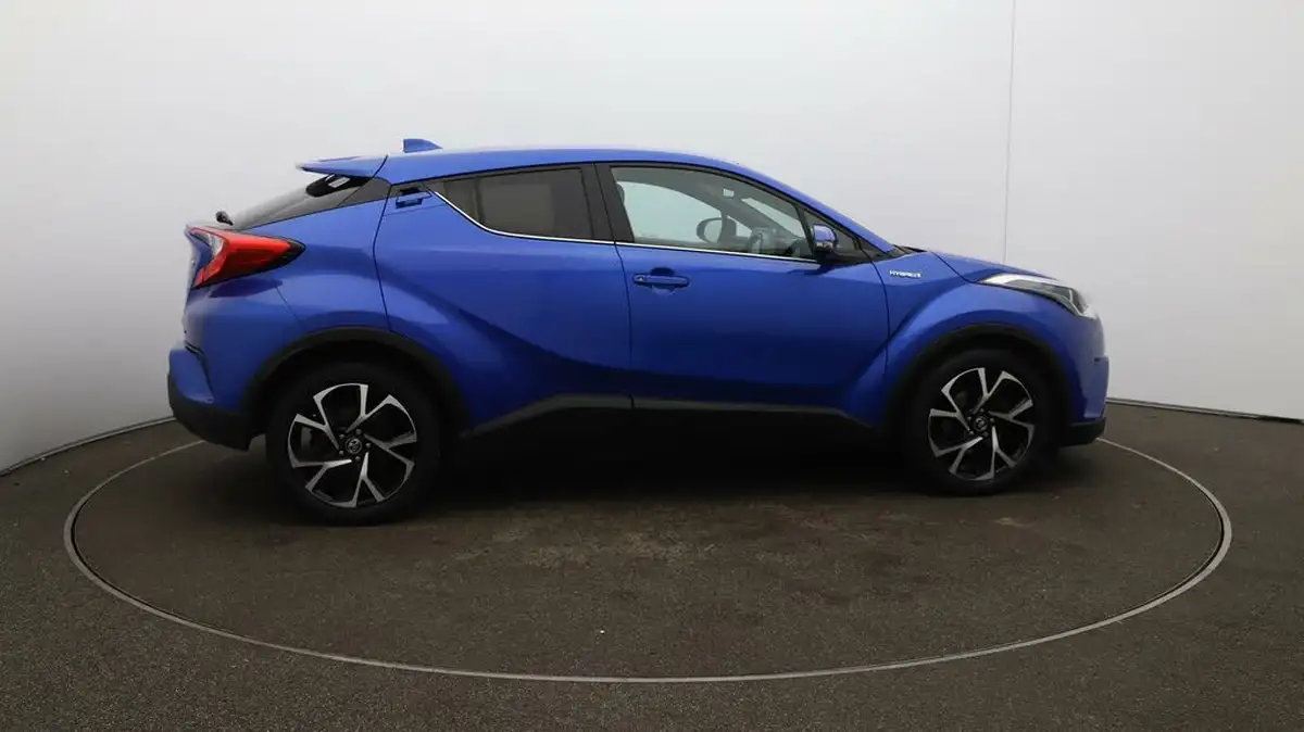 2018-toyota-c-hr-18-vvt-i-design-big-8