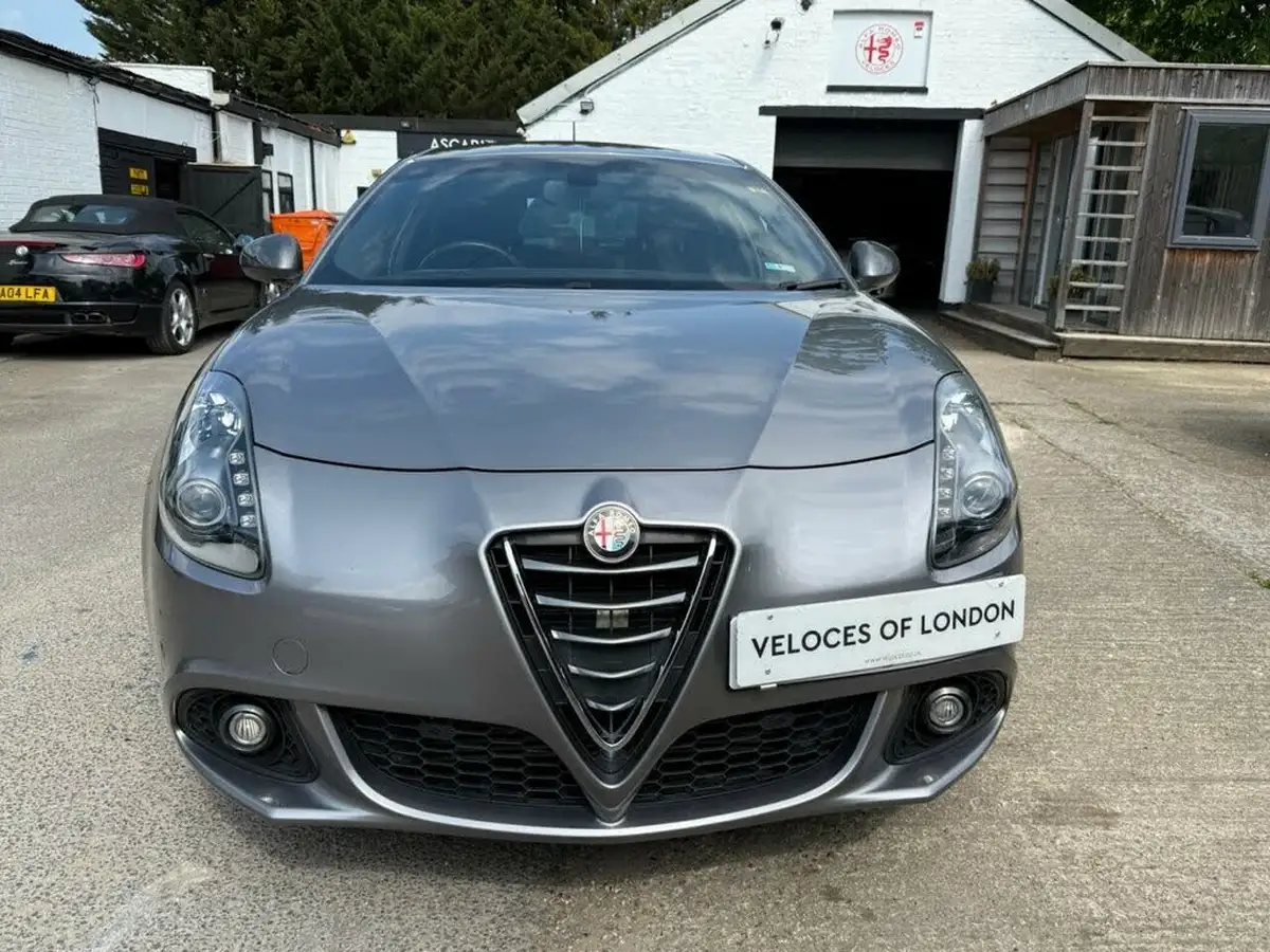 2015-alfa-romeo-giulietta-14-tb-qv-line-big-1