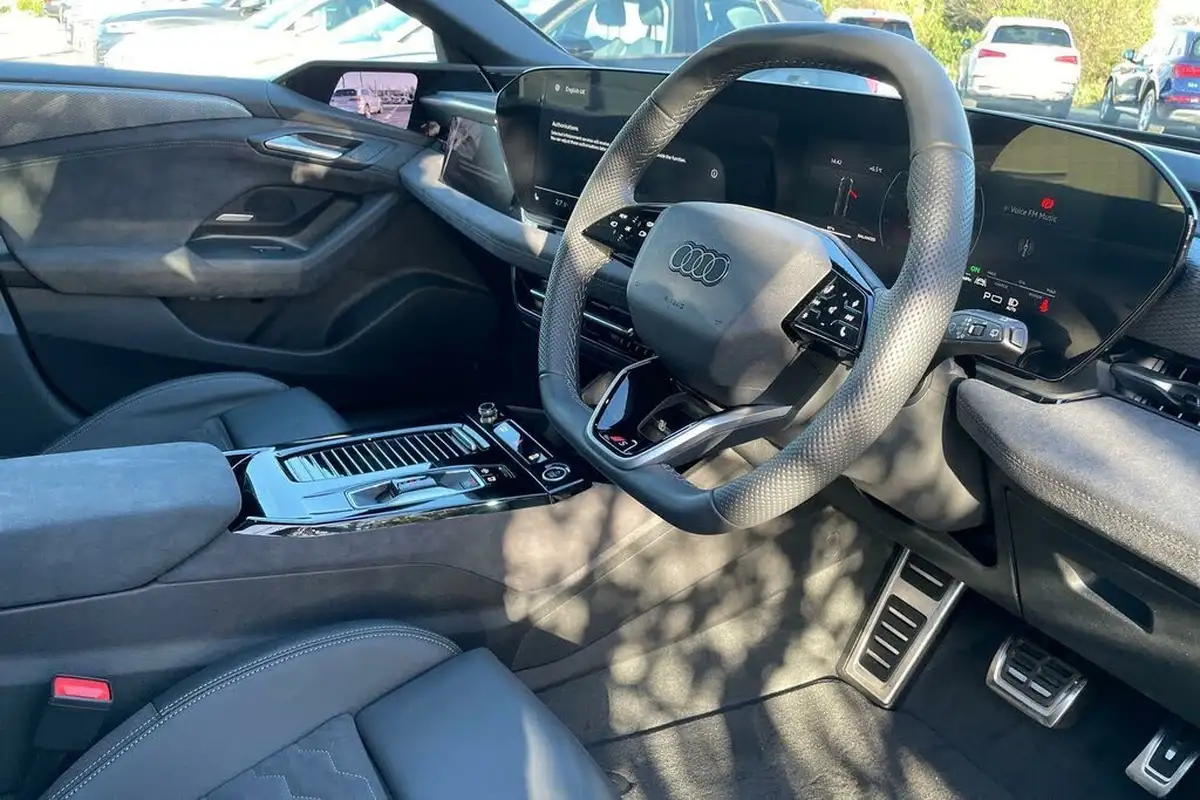 2025-audi-a6-e-tron-e-launch-edition-big-23