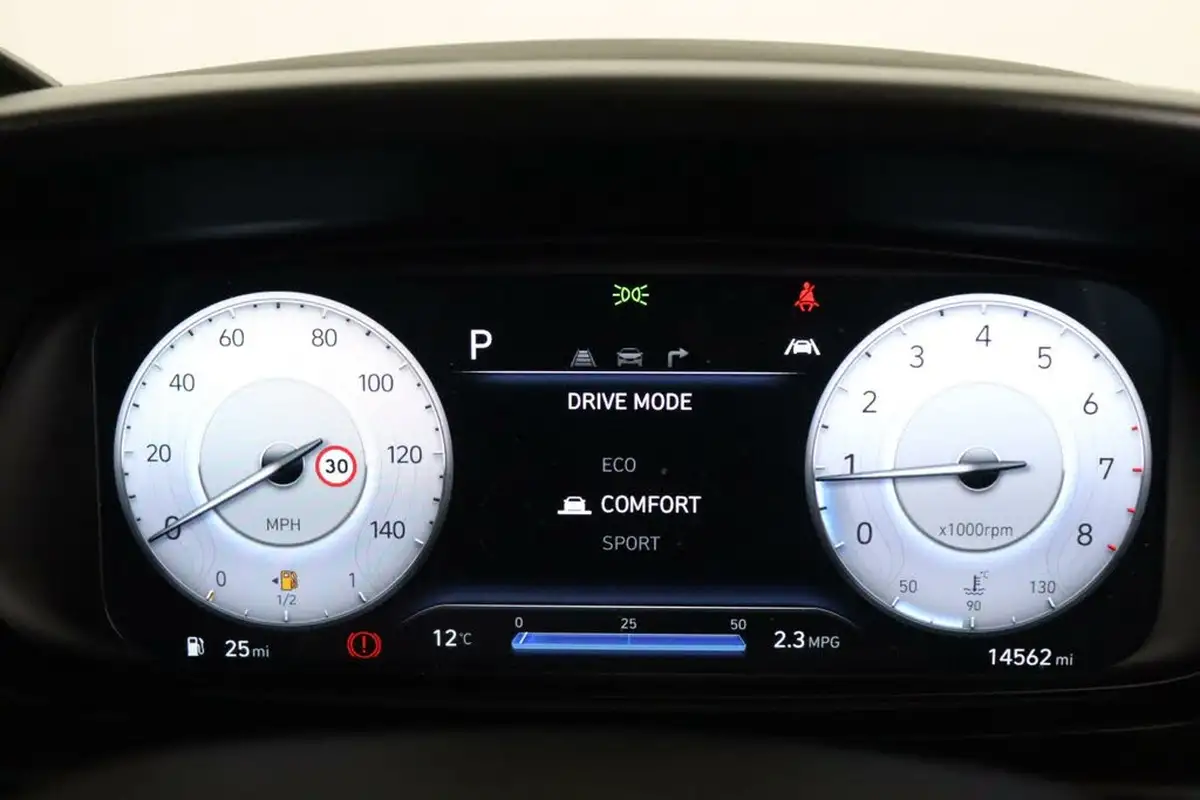 2024-hyundai-i20-10-t-gdi-n-line-dct-big-22