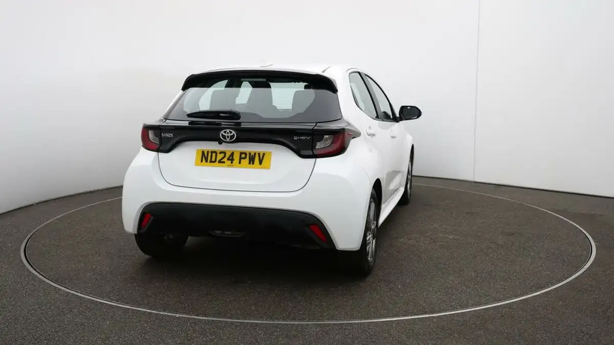 2024-toyota-yaris-15-vvt-i-icon-big-46