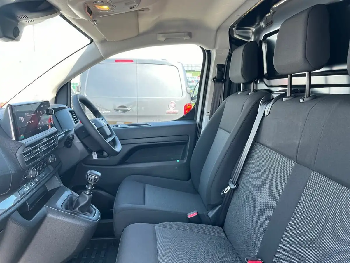 2025-vauxhall-vivaro-15td-prime-big-7