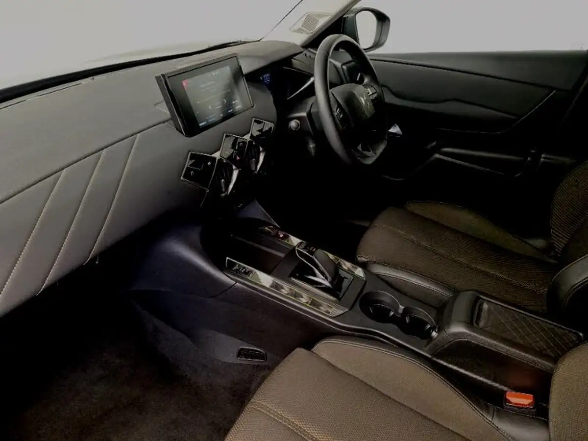 2022-ds-ds-3-crossback-e-tense-bastille-big-4