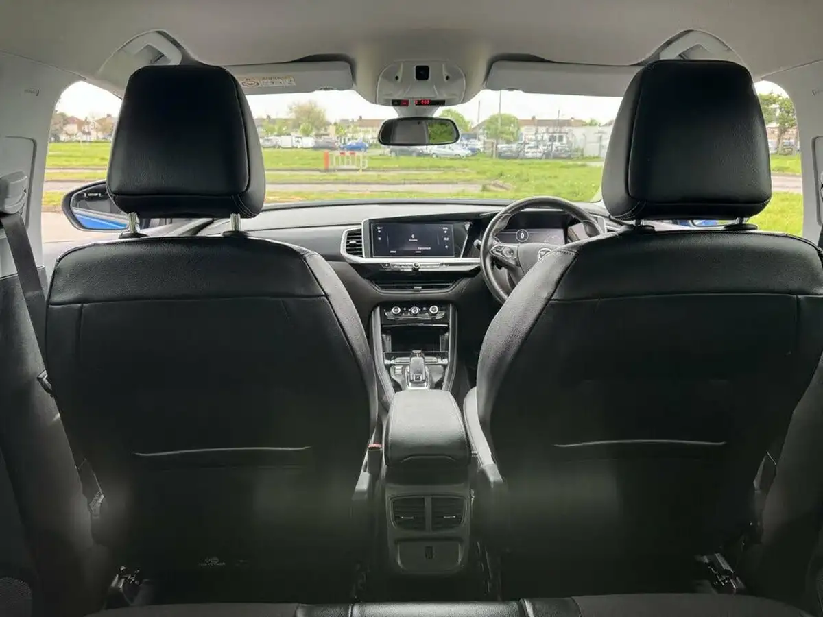 2022-vauxhall-grandland-15td-sri-big-19