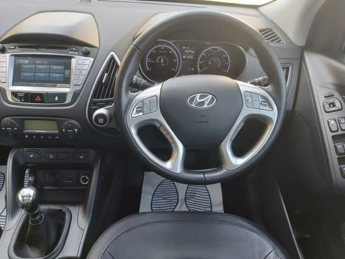 2012-hyundai-ix35-20td-premium-4wd-big-14