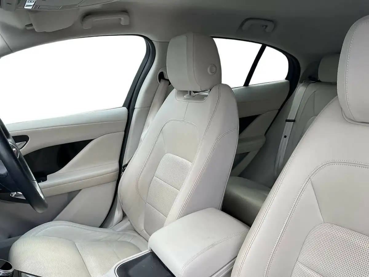 2019-jaguar-i-pace-ev400-se-big-7