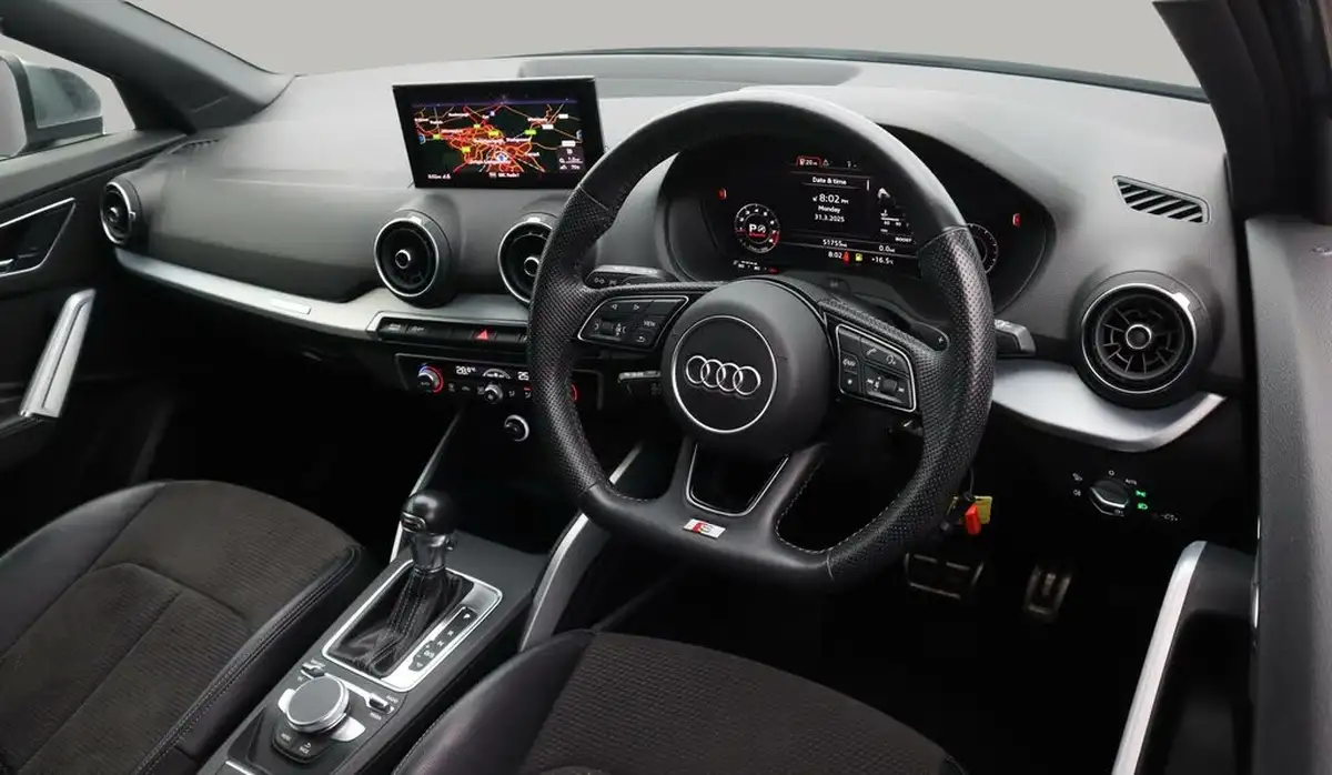 2019-audi-sq2-20-tfsi-big-9