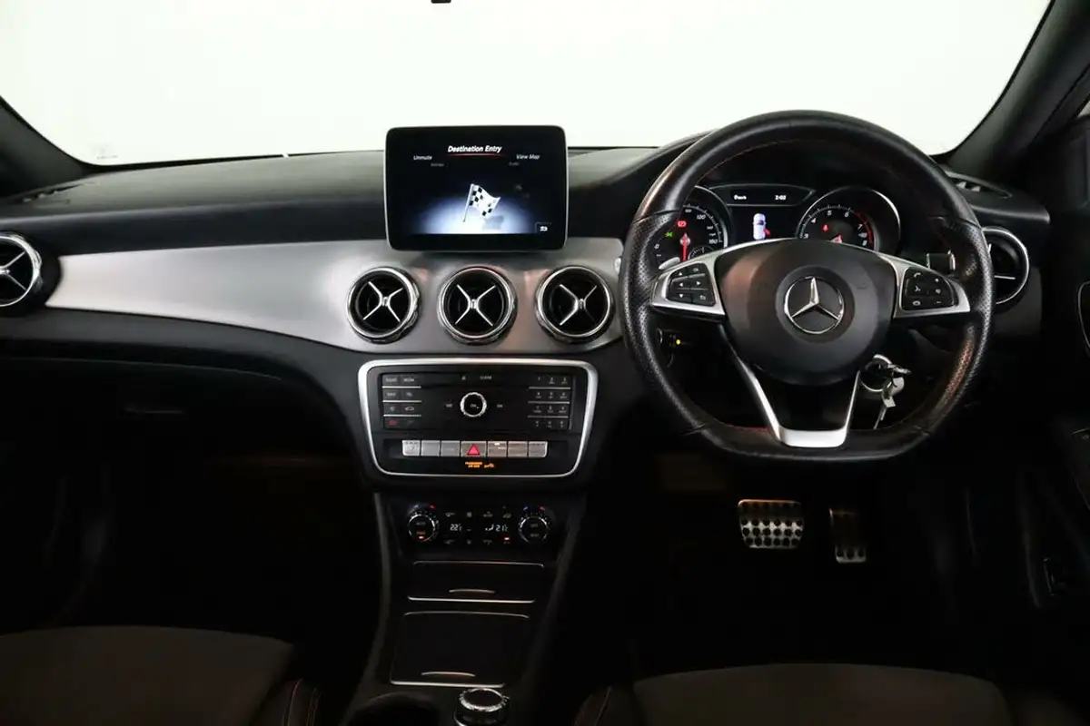2018-mercedes-benz-gla-class-16-gla-200-amg-line-156ps-executive-7g-dct-big-15