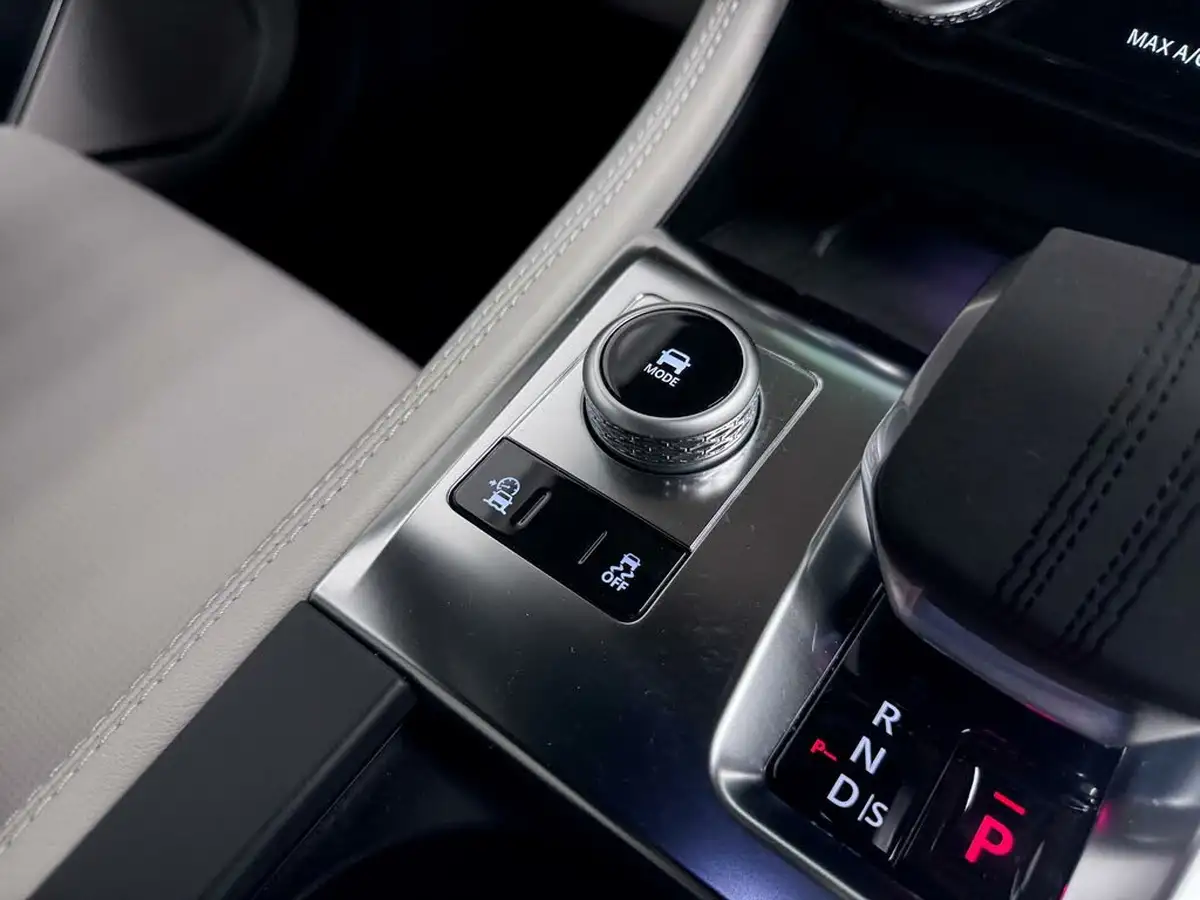 2023-jaguar-f-pace-20-d200-r-dynamic-se-black-big-28