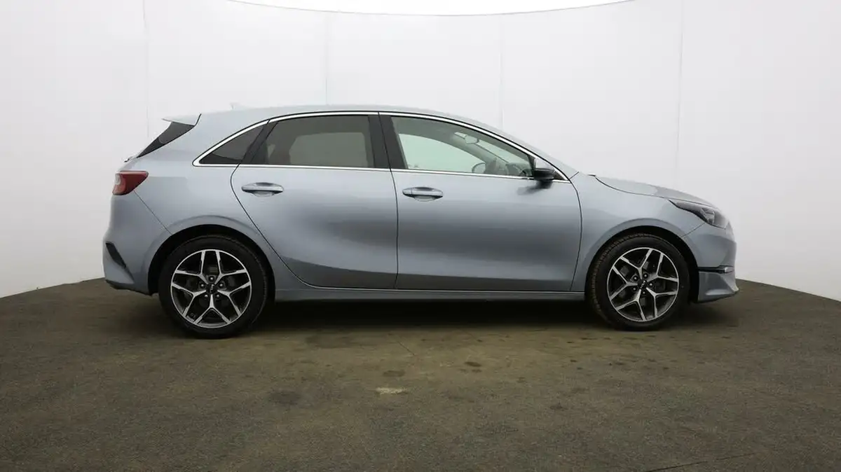 2022-kia-ceed-15-t-gdi-3-hatchback-big-44