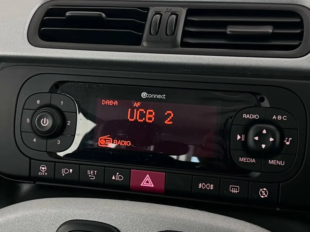 2021-fiat-panda-10-city-cross-big-21