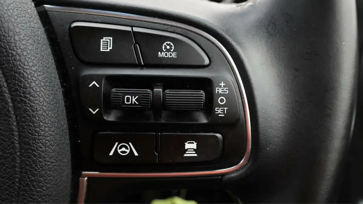 2022-kia-niro-16-gdi-2-139bhp-156kwh-big-23