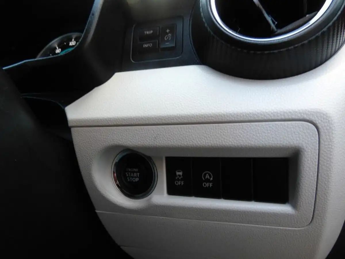 2017-suzuki-ignis-12-dualjet-sz5-shvs-big-33