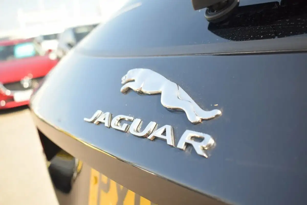 2018-jaguar-e-pace-20-i4d-r-dynamic-s-150ps-big-21