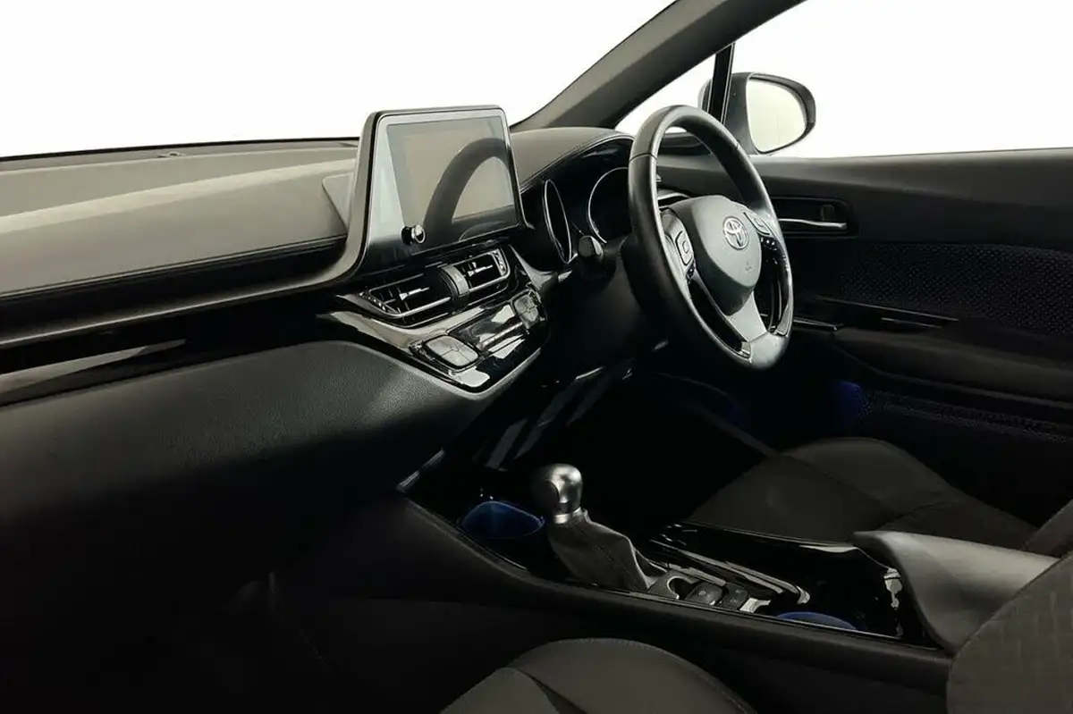 2022-toyota-c-hr-18-vvt-i-design-big-8