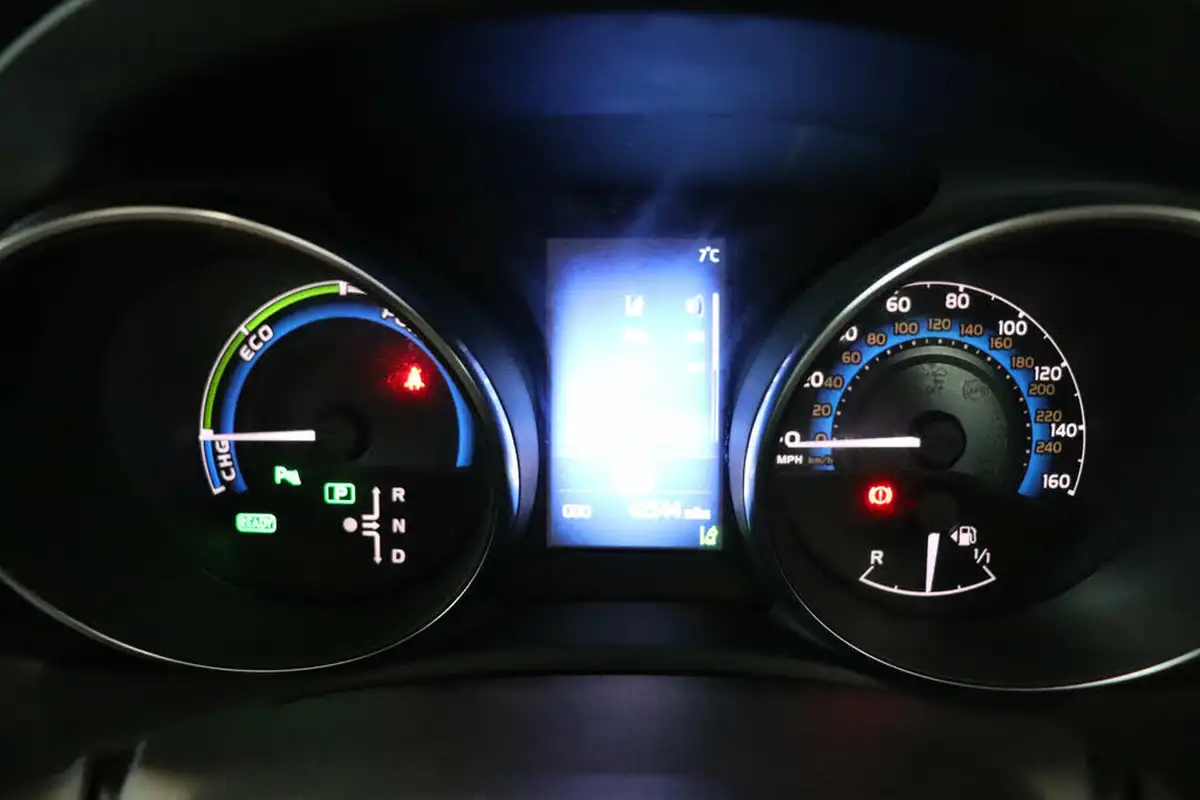 2018-toyota-auris-18-vvt-i-hsd-design-hatchback-big-34