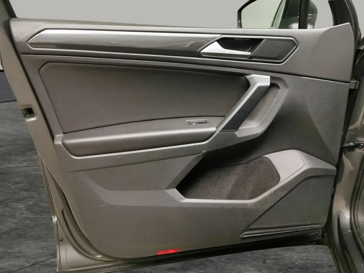 2020-volkswagen-tiguan-allspace-20bitdi-sel-big-28