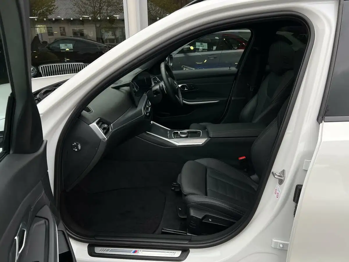 2024-bmw-3-series-20-320i-m-sport-touring-5d-big-11