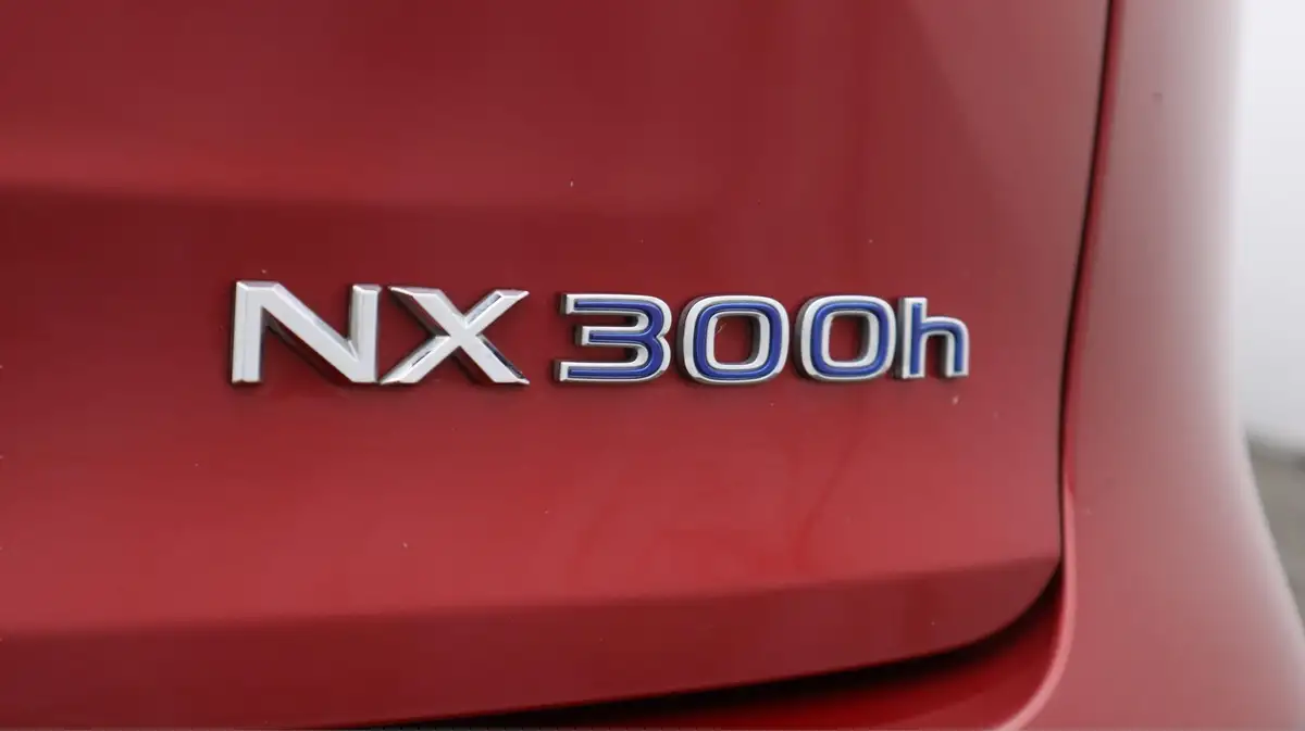 2018-lexus-nx-300h-25-f-sport-premier-pk-big-22