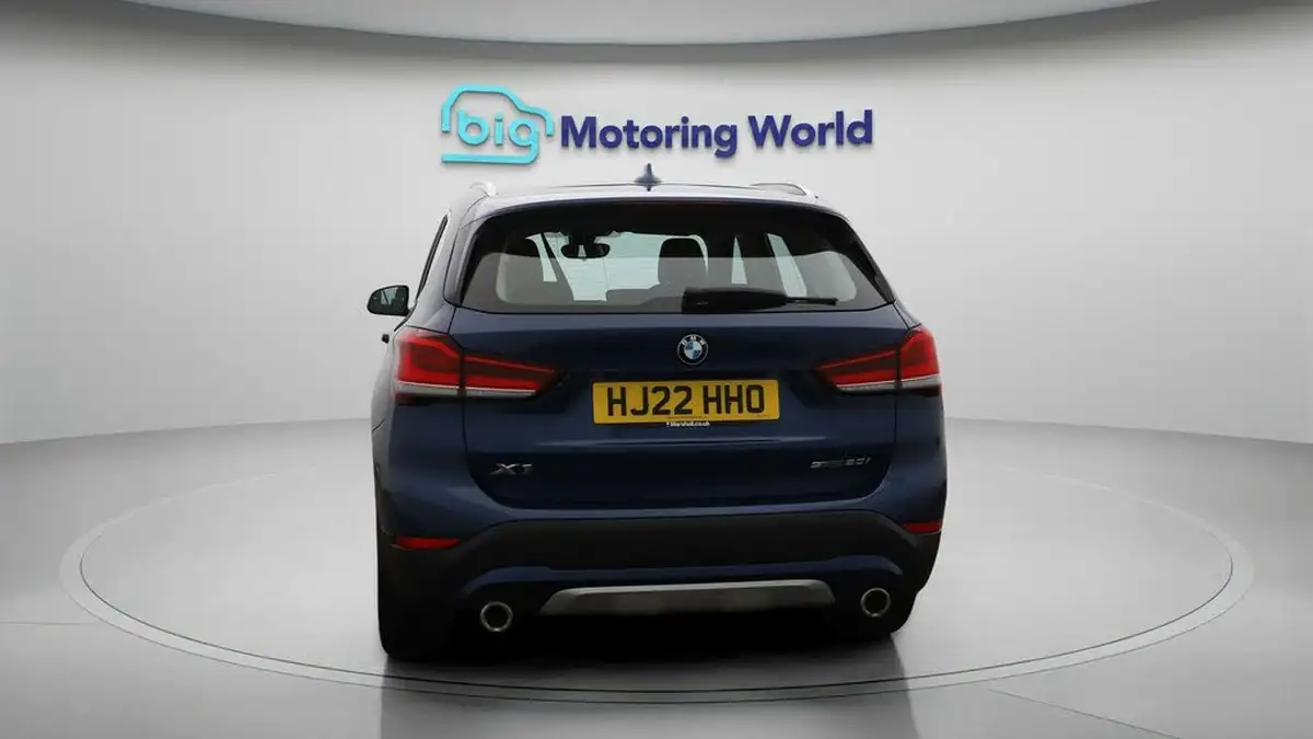 2022-bmw-x1-20-sdrive20i-xline-big-6