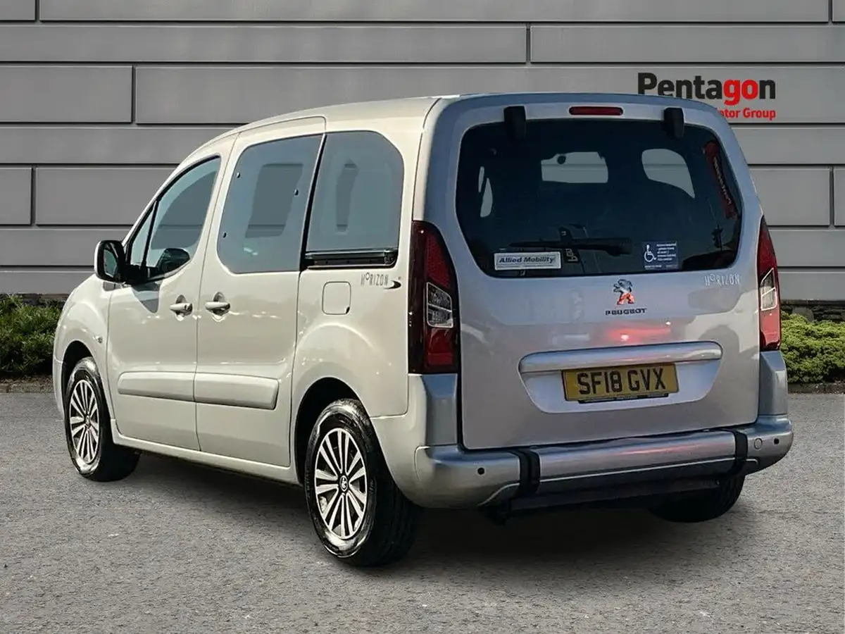 2018-peugeot-partner-big-1