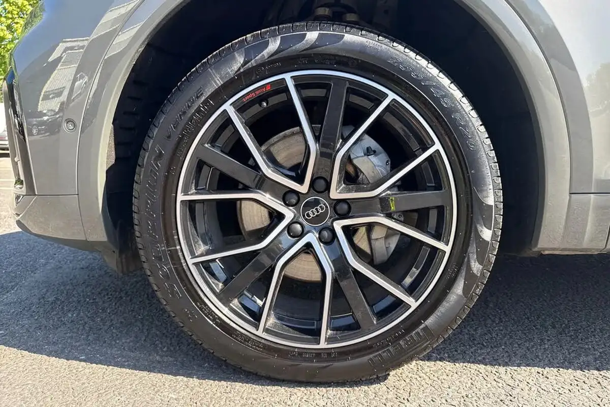 2024-audi-q5-20-45-tfsi-black-edition-station-wagon-big-12