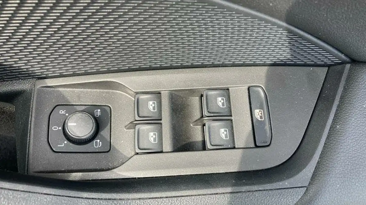 2023-skoda-octavia-15-tsi-se-l-hatchback-big-24