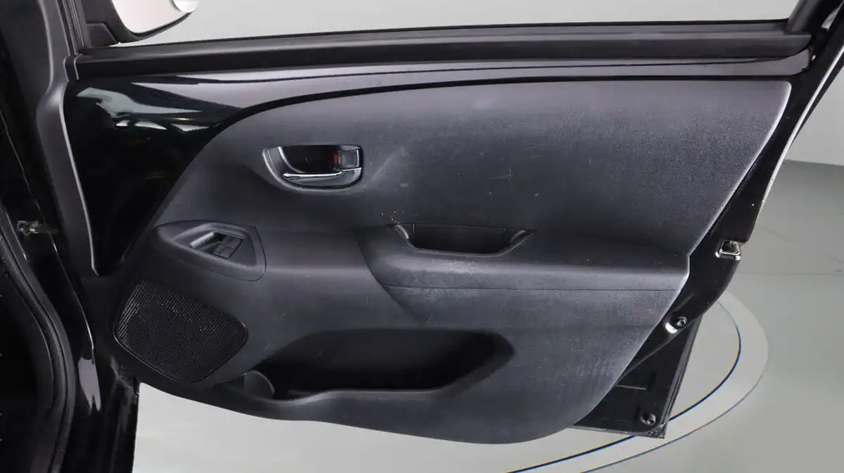 2018-toyota-aygo-10-vvt-i-x-press-71bhp-big-13