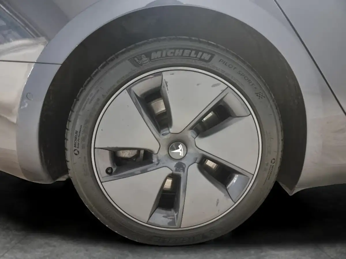 2021-tesla-model-3-e-long-range-4x4-big-27