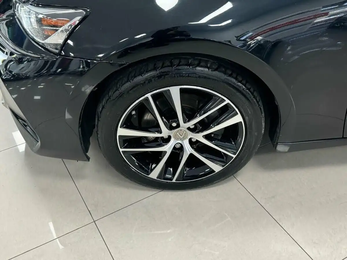 2019-lexus-is-300h-25-is-big-56