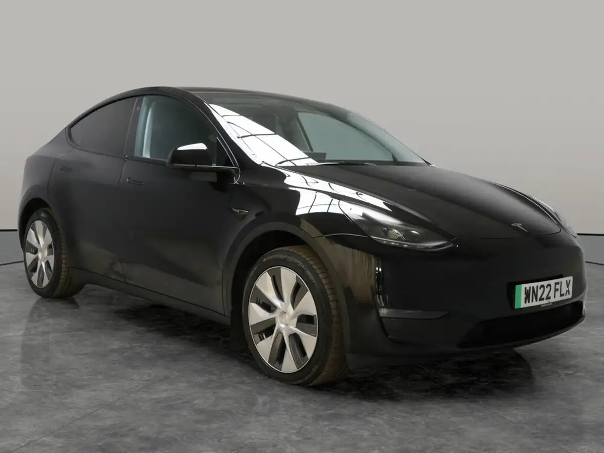2022-tesla-model-y-e-long-range-big-9