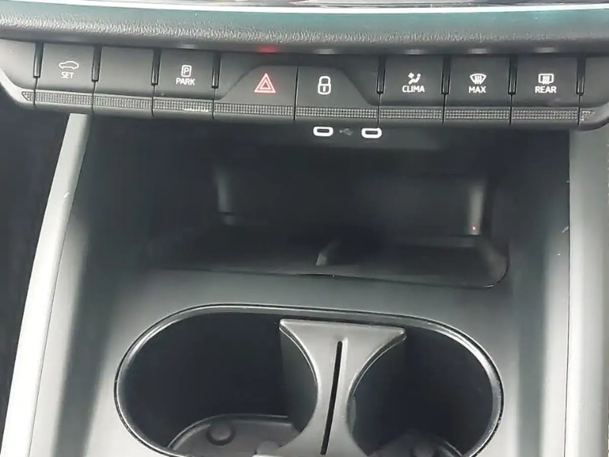 2024-skoda-enyaq-e-60-big-14