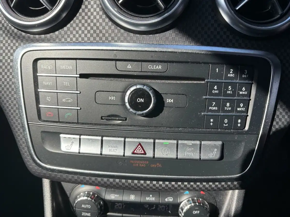 2018-mercedes-benz-a-class-15d-a180d-sport-109ps-executivess-hatchback-5d-big-22