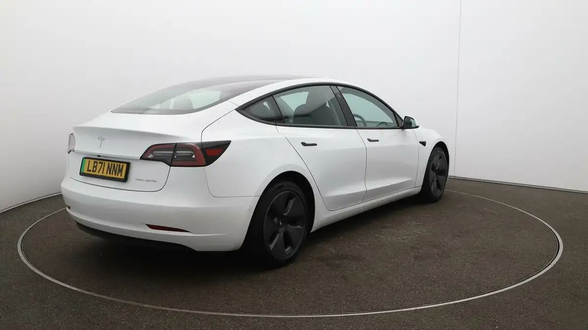 2021-tesla-model-3-e-long-range-awd-big-45