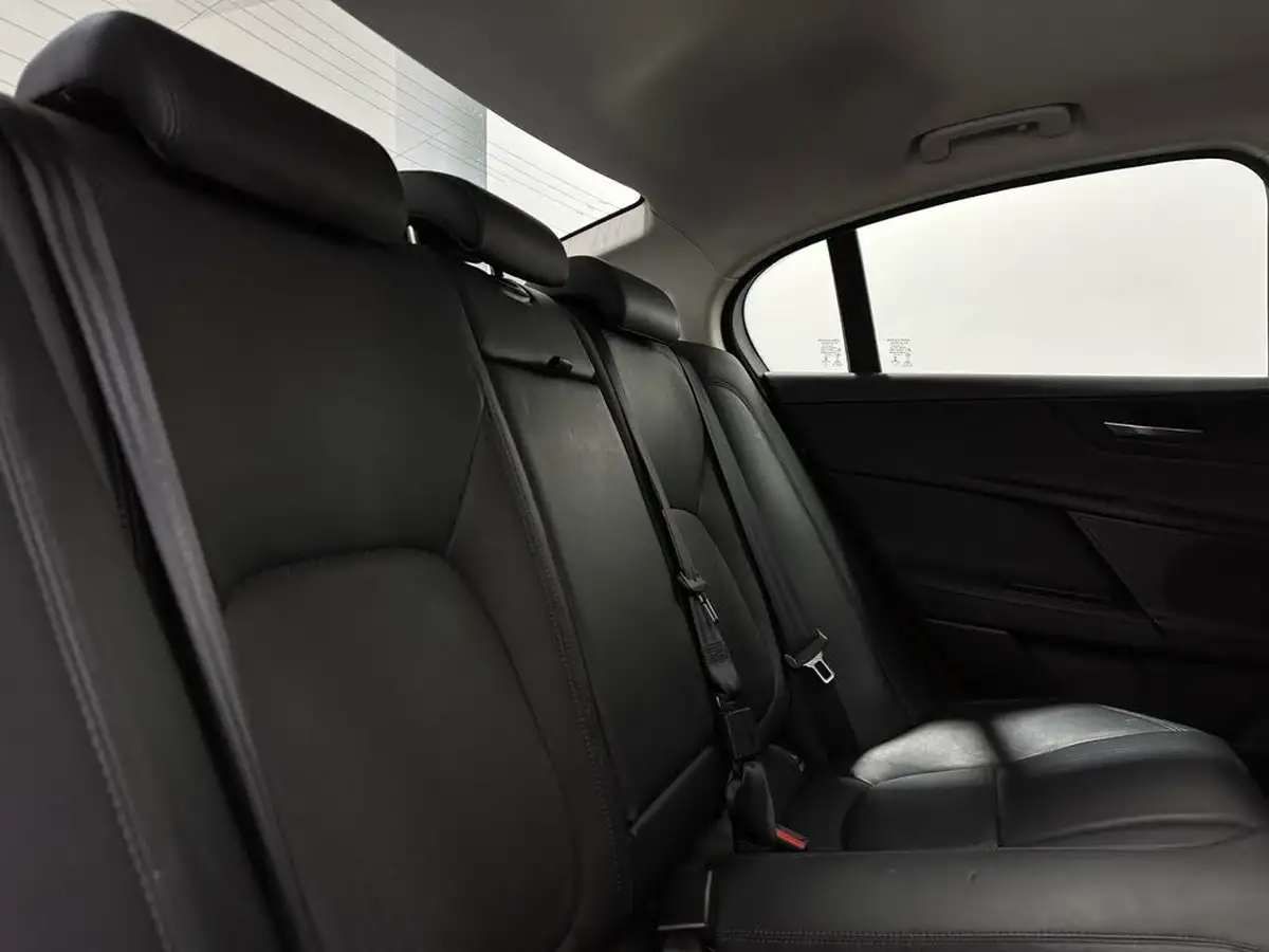 2018-jaguar-xe-20i-portfolio-200ps-1997cc-big-38
