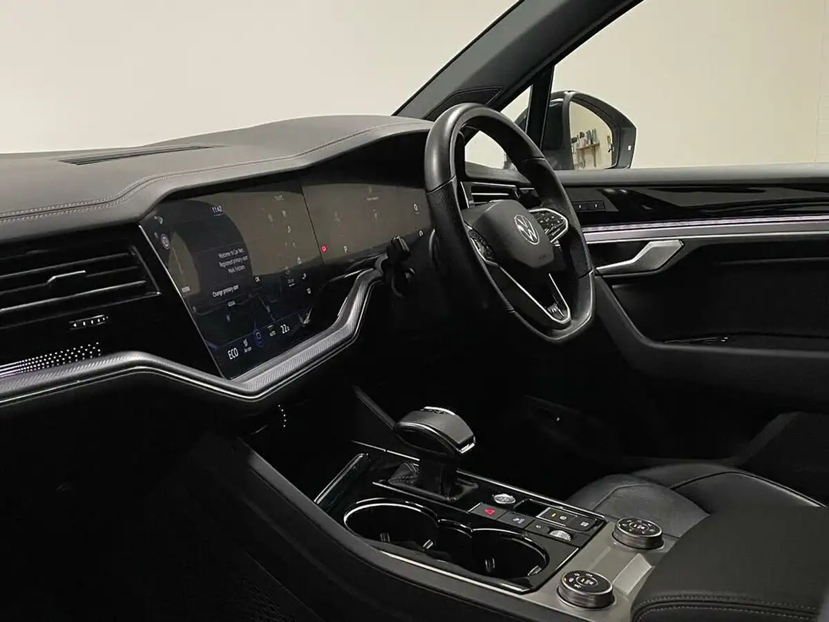 2020-volkswagen-touareg-30tdi-black-edition-286ps-big-24