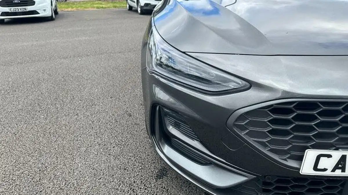 2023-ford-focus-23t-st-hatchback-big-8