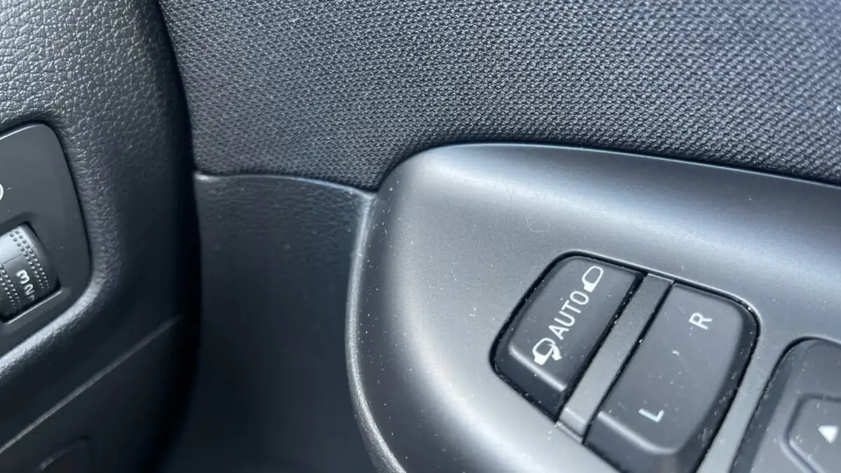 2022-hyundai-kona-16-gdi-premium-big-22