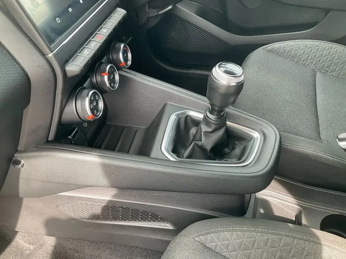 2020-renault-clio-10-sce-iconic-75bhp-big-15