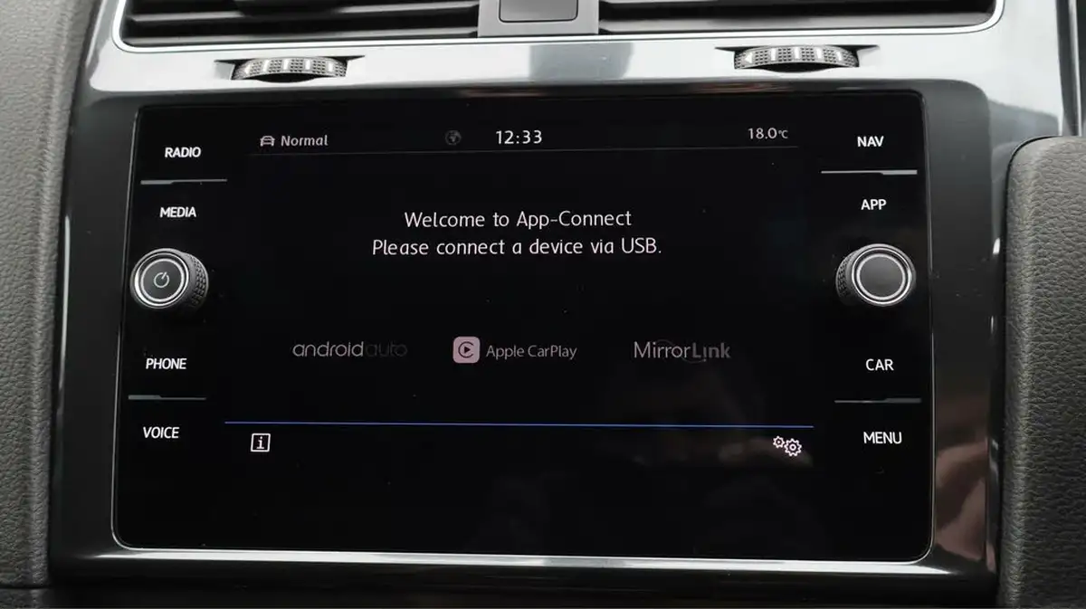 2020-volkswagen-golf-15-tsi-match-edition-130ps-hatchback-big-28