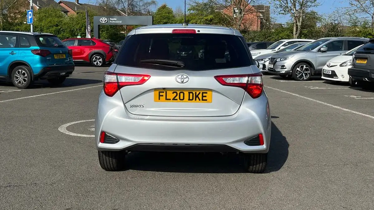 2020-toyota-yaris-15-vvt-i-y20-111bhp-1496cc-big-18