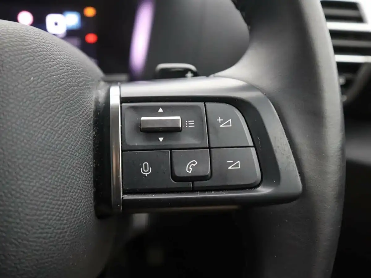 2022-citroen-c4-15bluehdi-shine-130ps-eat8-big-24