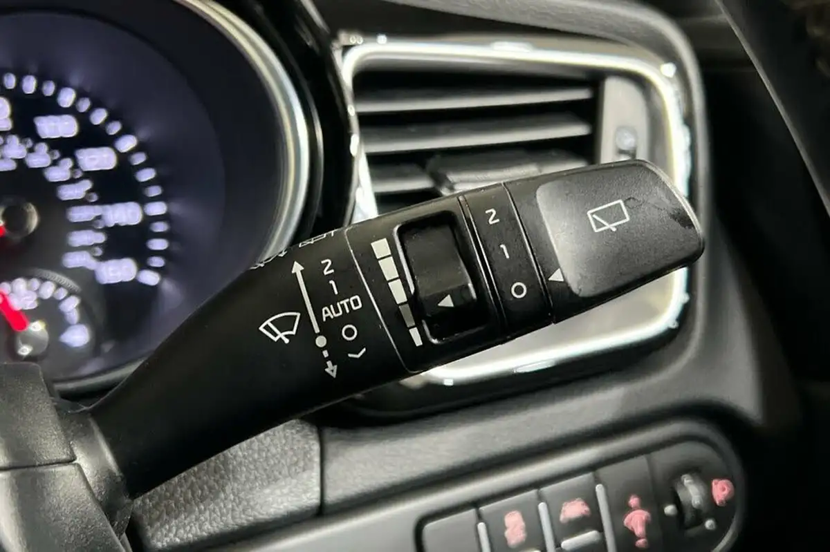 2021-kia-ceed-15-t-gdi-gt-line-big-23