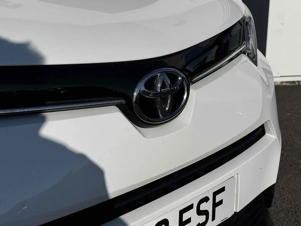 2022-toyota-proace-city-15d-icon-l2-big-4