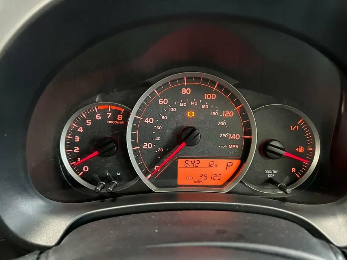 2014-toyota-yaris-133-icon-m-drive-s-big-23