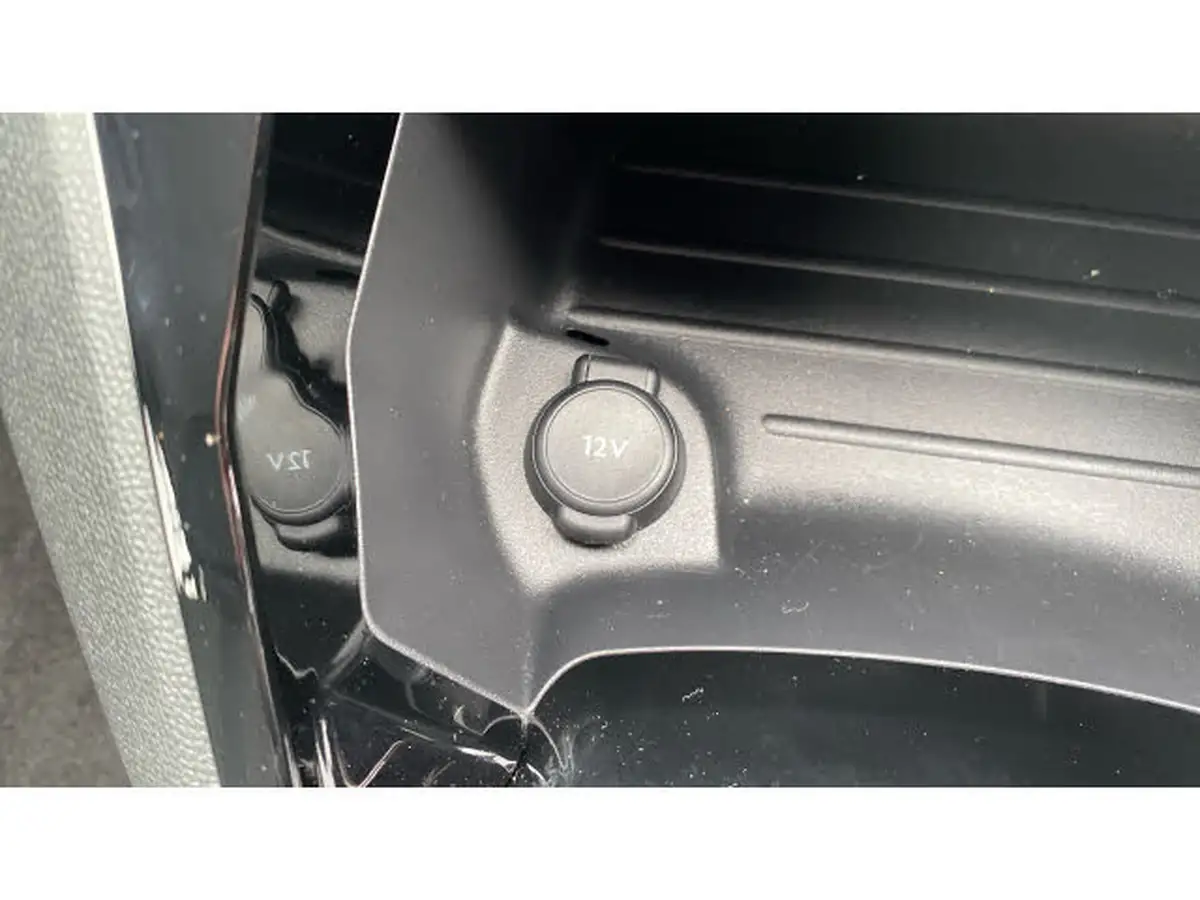 2021-peugeot-208-12-puretech-allure-premium-100bhp-big-31